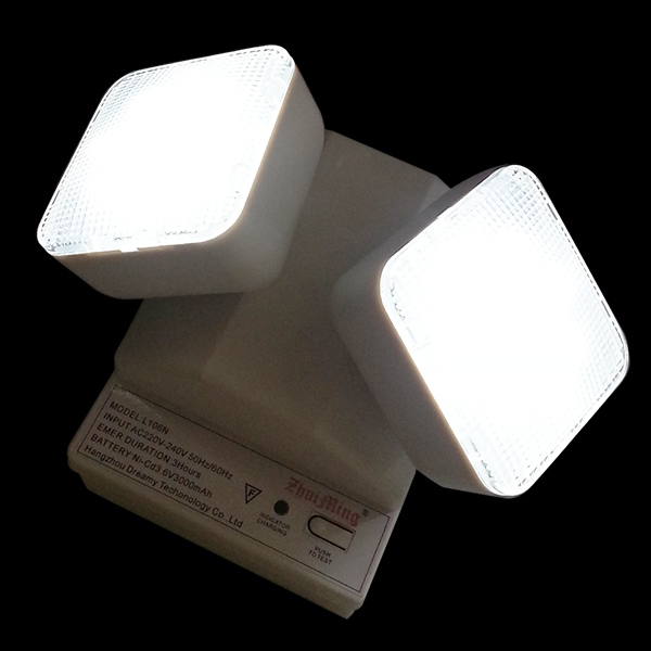 Luce di emergenza LED 6W Twin Spot 6500K 3.6V Batteria Ni-Cd 3.0Ah Involucro in PC IP20