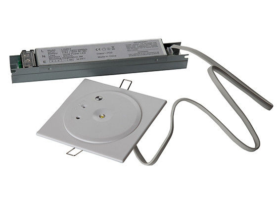 Luce di emergenza commerciale da soffitto con grado di protezione IP20 e batteria di riserva, funzionamento 3 ore, lampada a LED non mantenuta